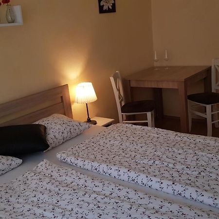 Apartman Lotos Mikulov Exterior photo